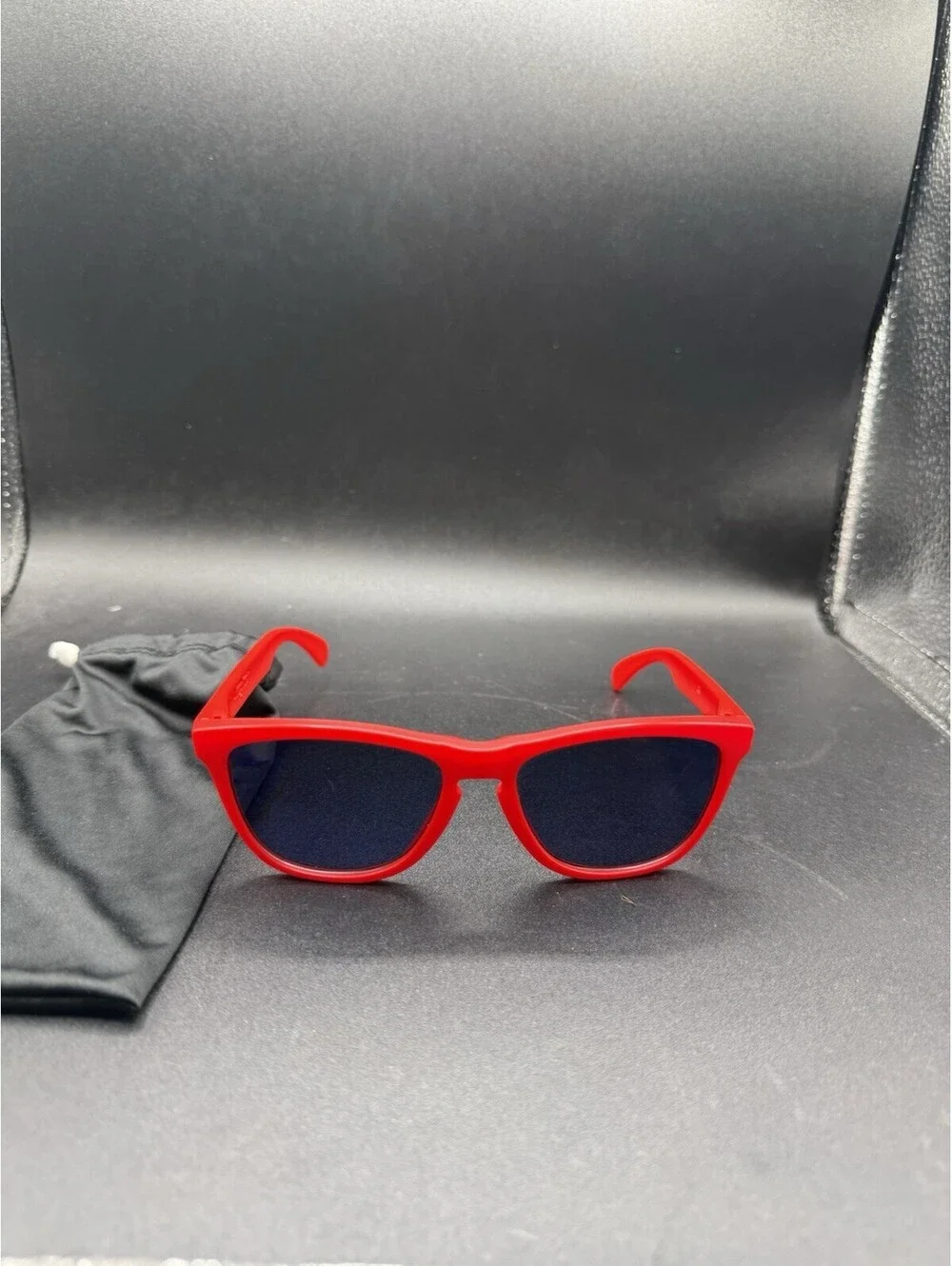 Oakley Frogskin Matte Red B1B/Ice Iridium Lenses